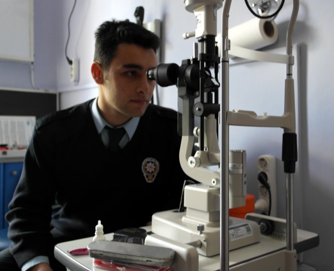 Yozgat'ta Polis Memurları Göz Taramasından Geçti