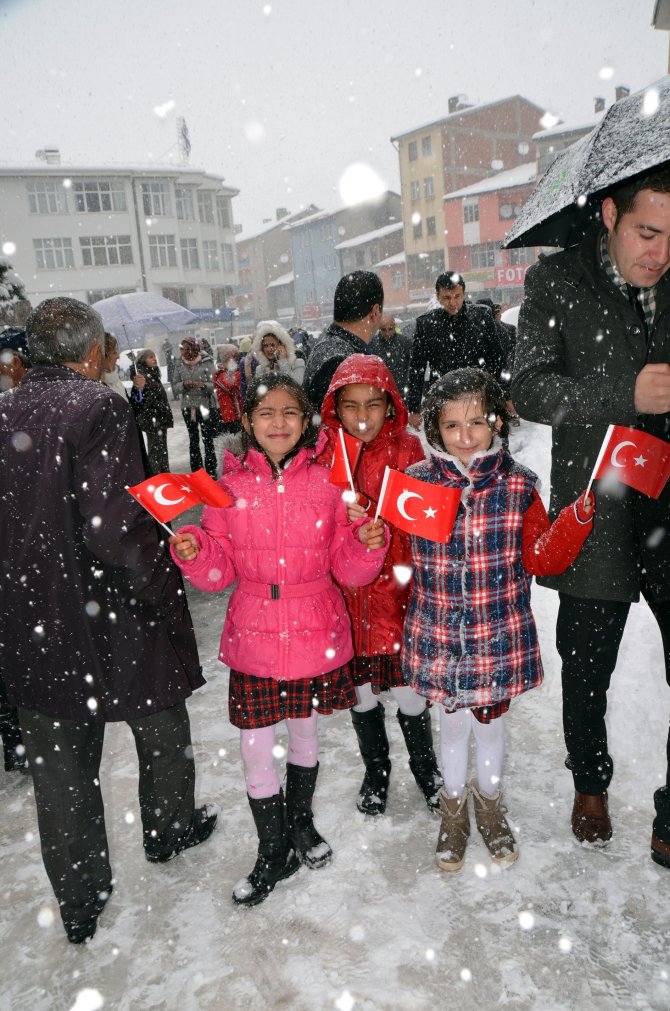 Çocuklar 23 Nisan'ı Kayak Yaparak Kutladı