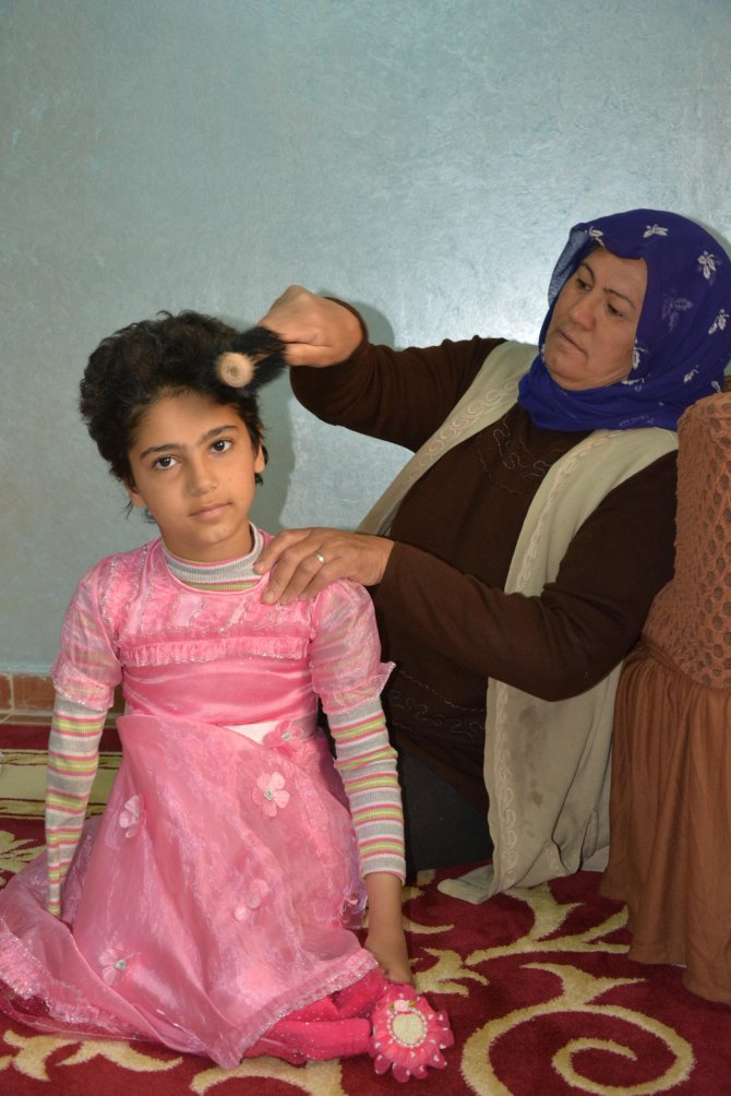 "23 Nisan" Kutlamalarına Akülü Aracıyla Katıldı