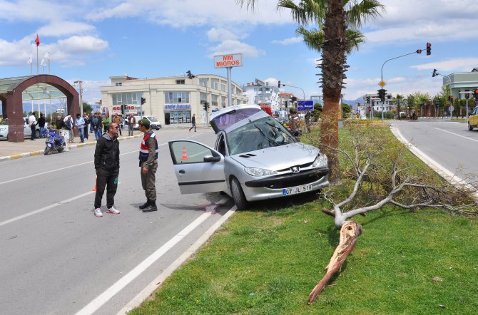 Yurtta Trafik Kazaları: 1 Ölü, 15 Yaralı
