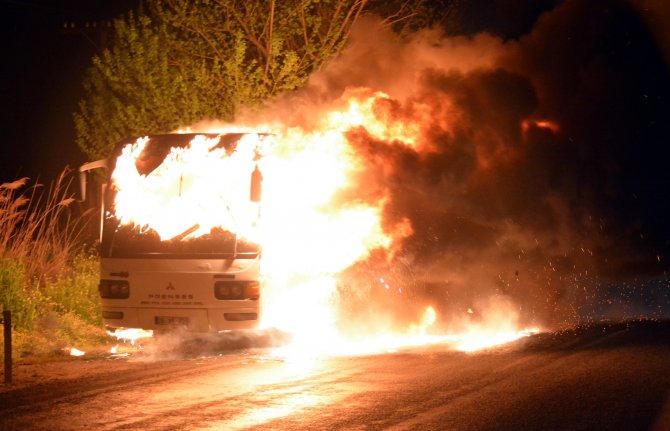 Aydın'da Yolcu Otobüsü Yandı