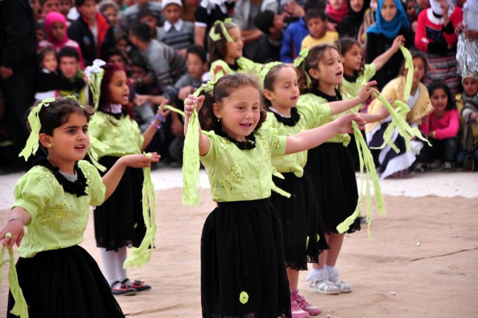 Çadır Kentte "23 Nisan" Kutlaması