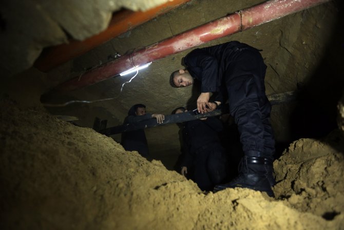 Gazze'de "Patlamamış Bombalar" Üstünde Yaşıyorlar