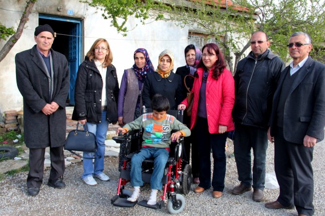 Yürüyemeyen İsmail'e "23 Nisan" Hediyesi