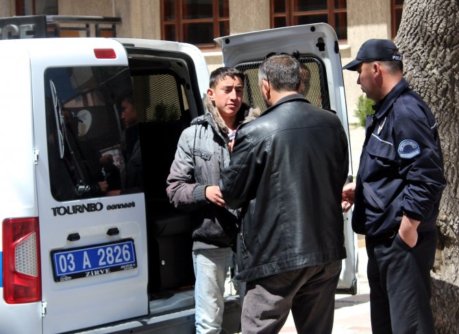 Afyonkarahisar'da Silahlı Kişi Gözaltına Alındı