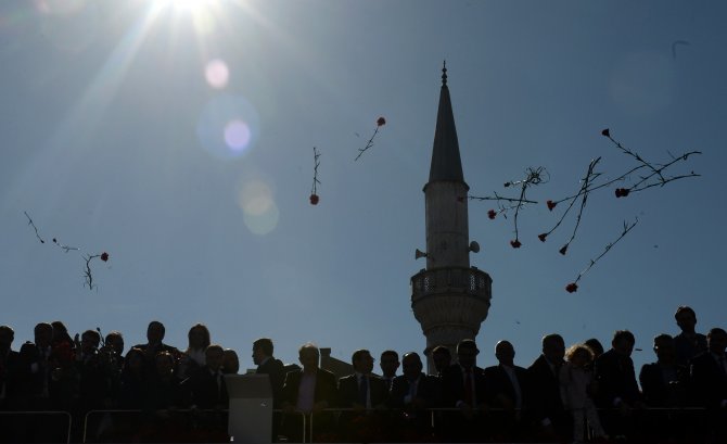 Ak Partili Adaylardan İstanbul'da "Sevgi Yürüyüşü"