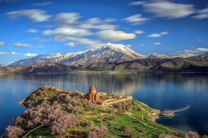 Akdamar Kilisesi'nin Unesco Dünya Mirası Geçici Listesi'ne Girmesi