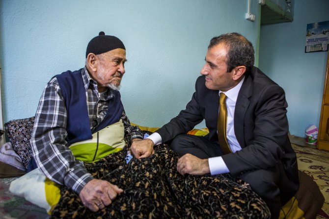 Cumhuriyetle Yaşıt Yaşlılara ''Gözü Gibi'' Bakıyorlar