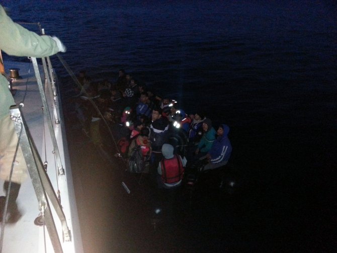 Ege Denizi'nde 333 Kaçak Kurtarıldı