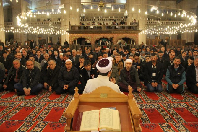 Selimiye Camisi'nde Eller Dua İçin Açıldı