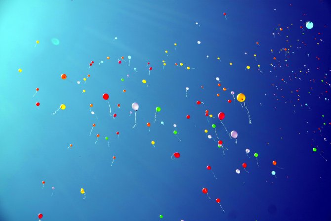 Serebral Palsi'ye Dikkat Çekmek İçin Yüzlerce Balon Uçuruldu