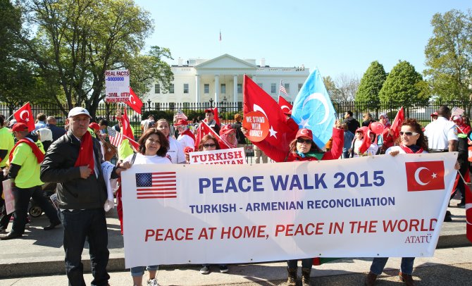 Washington'da Binler “Barış Ve Dayanışma” İçin Yürüyor