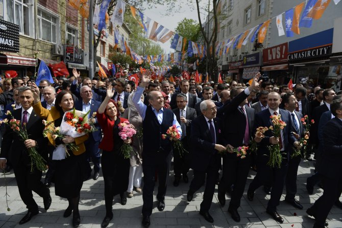 Ak Partili Adaylardan "Sevgi Yürüyüşü"