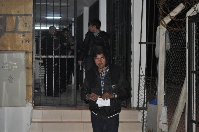 Ayvacık Açıklarında 96 Kaçak Yakalandı