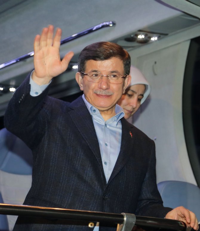 Başbakan Davutoğlu, Ankara'ya Gitti