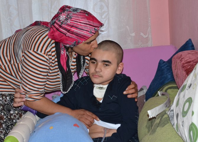 "Bir Kere 'Anneciğim' Dese Yeter"