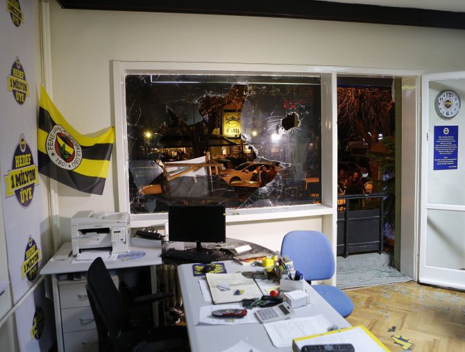 Fenerbahçe'nin Ankara Şubesine Saldırı