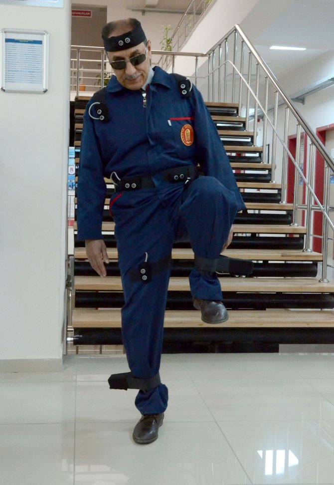 Görme Engelliler İçin Sensörlü Elbise