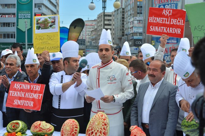 Kamudaki Aşçılar Statülerinin Belirlenmesini İstiyor
