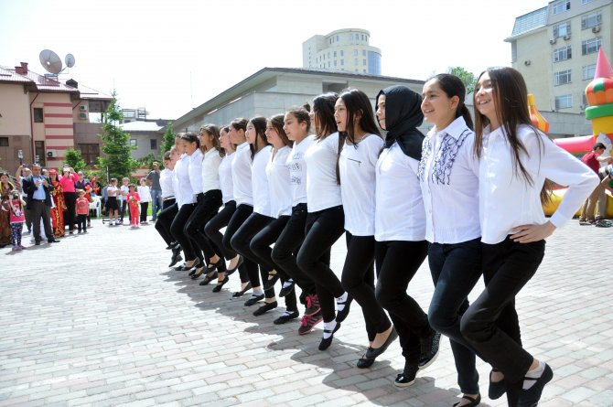 Kırgızistan'da 23 Nisan Kutlaması