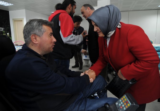 Milletvekili Adaylarının Gözlerine Empati İçin Siyah Bant