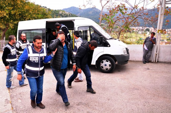 Muğla Ve İzmir'de İnsan Kaçakçılığı Operasyonu