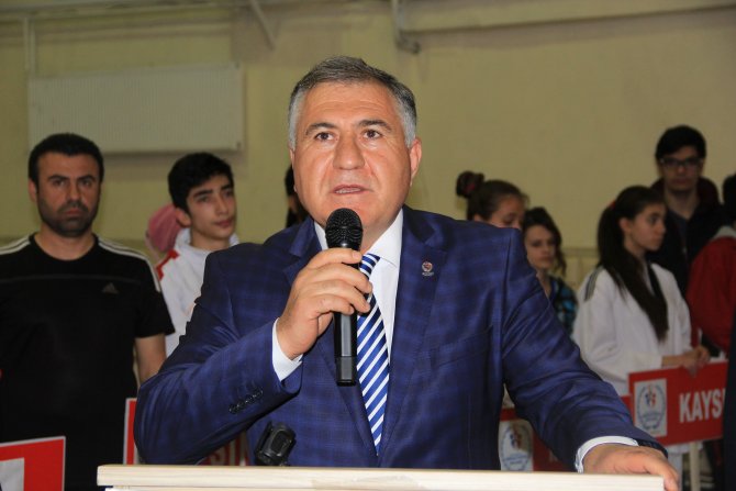 Öğrencilerin Tatamide Şampiyonluk Mücadelesi