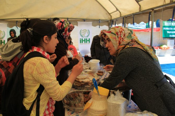 Suriyeliler Ve Yetimler Yararına Kermes