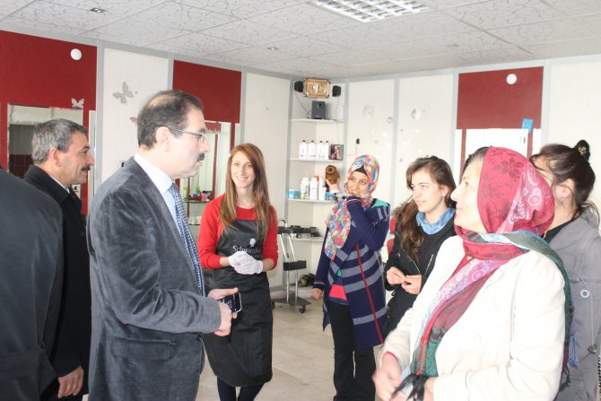 Ak Parti Milletvekili Adayları, Çayıralan’da Esnafı Ziyaret Etti