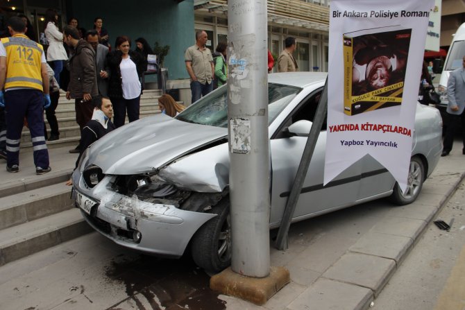 Ankara'da Yoldan Çıkan Araç Yargıtay Üyesine Çarptı