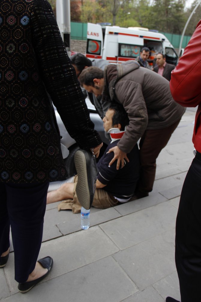 Ankara'da Yoldan Çıkan Araç Yargıtay Üyesine Çarptı