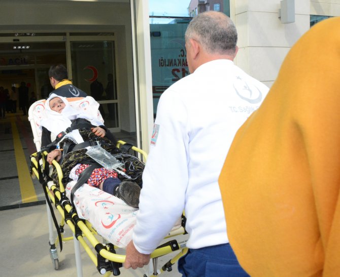 Cenaze Konvoyunda Kaza: 12 Yaralı