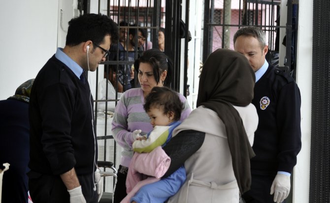 Ege Denizi'nde 35 Kaçak Yakalandı