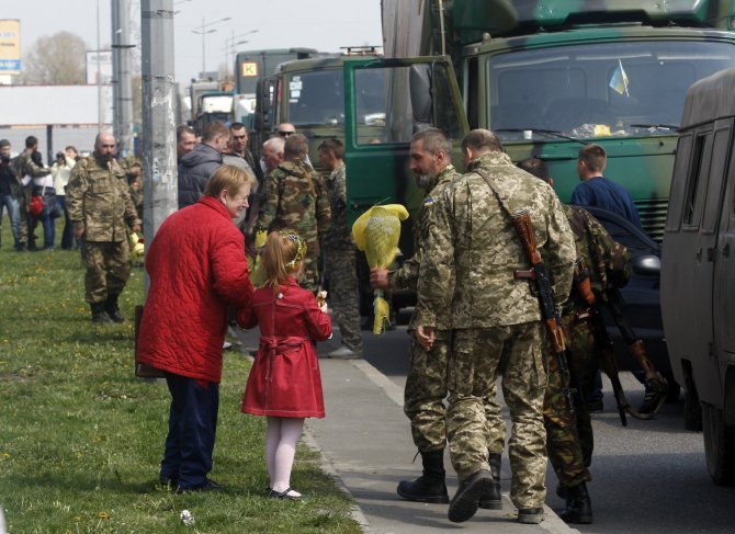Ukrayna'da Çatışma Bölgesinden Dönen Askerler Coşkuyla Karşılandı