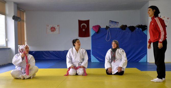 "Fadim Teyze" 65 Yaşında Judoya Başladı