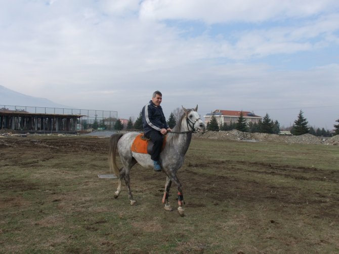 Akşehir'de kurulan "okçu derneği" ilk toplatısını yaptı