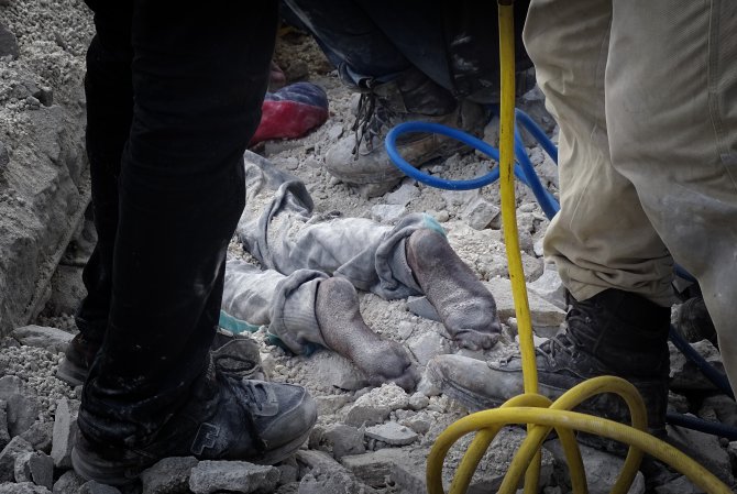 Rus uçaklarının Suriye'de yerleşim yerlerine yönelik saldırısı