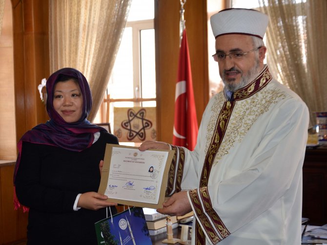 Japon kadın Müslümanlığı seçti