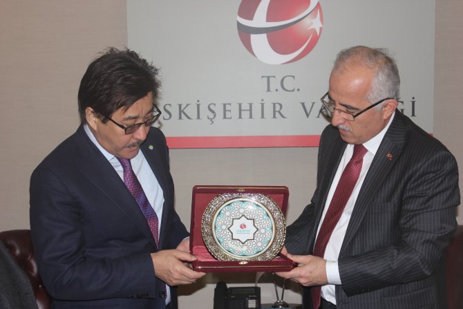 Kazakistan El Farabi Üniversitesi Rektörü Prof. Dr. Galımkayır Mutanov'dan, Eskişehir Valiliğine ziyaret