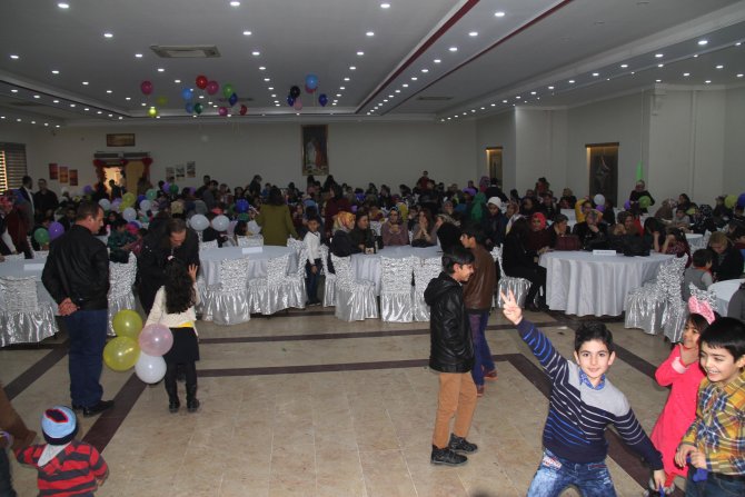 Sığınmacı çocukları gönlünce eğlendi