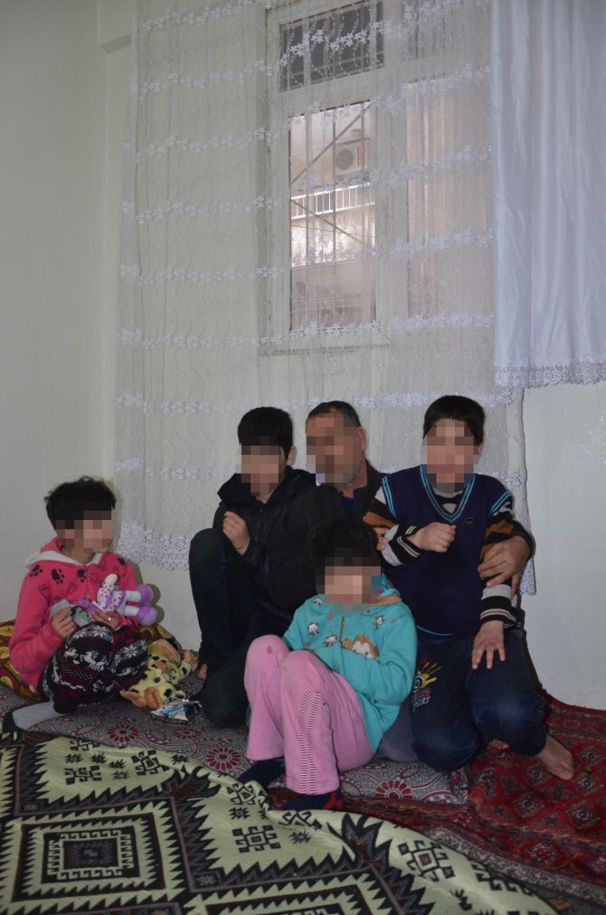Terör, zihinsel engelli 5 çocuğu olan aileyi evlerinden etti