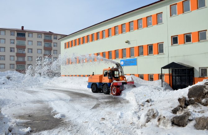 Bitlis Özel İdaresi'nden karla mücadele desteği