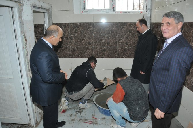 Kaymakam Polat, ilkokulu ziyaret etti