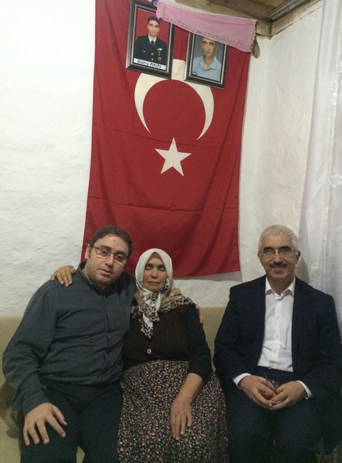 Nallıhan Kaymakamı Demirayak, şehit ailesine ziyarette bulundu