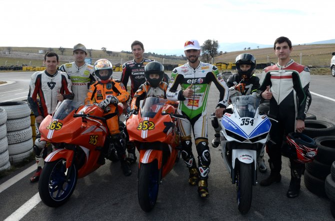 Sofuoğlu'nun izinden şampiyonluk kovalayacaklar