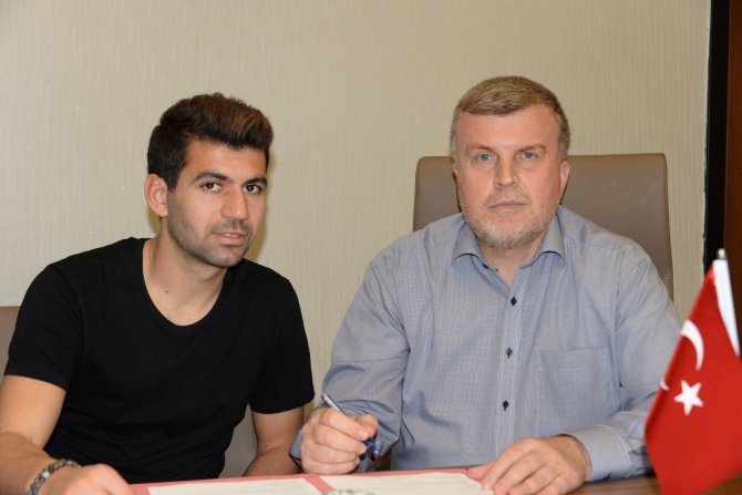 Torku Konyaspor iki futbolcuyla sözleşmeleri uzattı