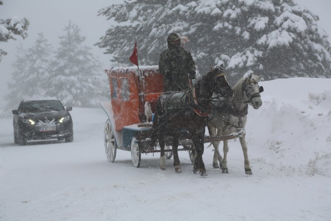 Abant, Gölcük ve Kartalkaya'da kar yağışı