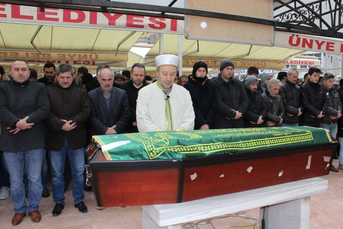 Eski milli güreşçi Mehmet Alkış, son yolculuğuna uğurlandı