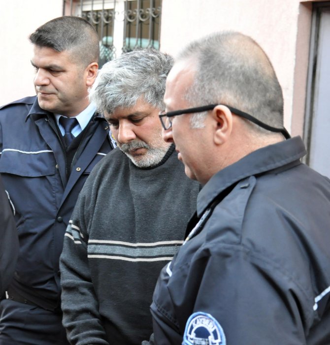 Komşusunu pompalı tüfekle vurdu