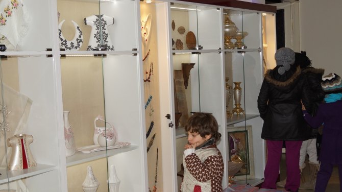 Kursiyerlerin yaptığı ürünler vatandaşların beğenisine sunuldu